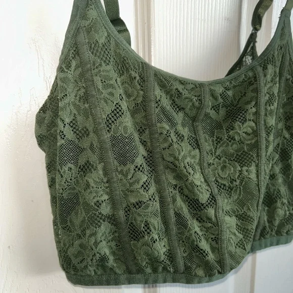 ^SOLD^ Corset Style Floral Lace Crop Tank Top Moss Green by Colsie Sz Medium - Picture 3 of 6